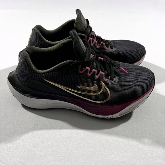 Nike Zoom Fly 5 Black Gold DM8974 004 Womens Running Shoes Sneakers Gym Sz 9 - Picture 1 of 10